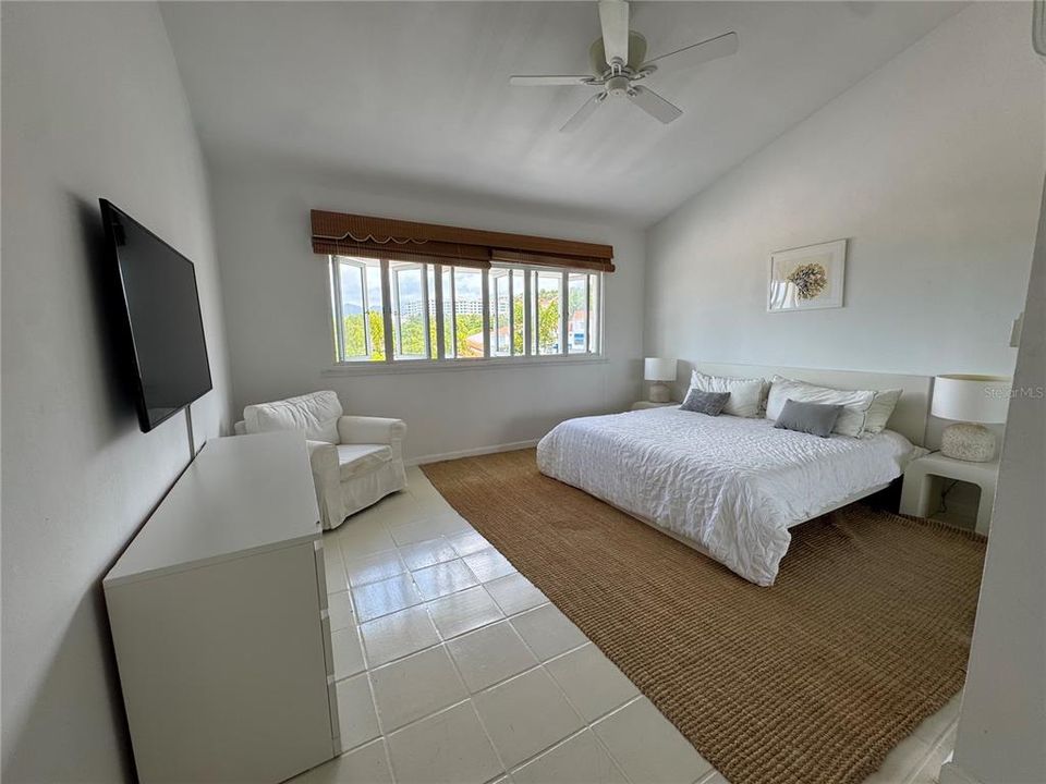 На продажу: $635,000 (3 спален, 3 ванн, 1913 Квадратных фут)