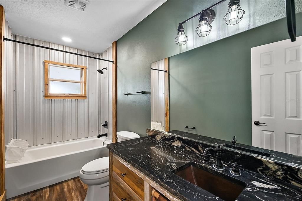 На продажу: $679,000 (3 спален, 2 ванн, 1588 Квадратных фут)