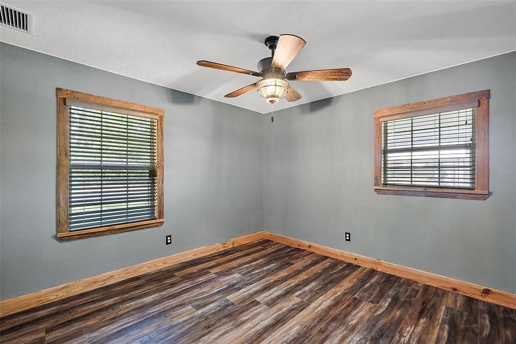 На продажу: $679,000 (3 спален, 2 ванн, 1588 Квадратных фут)