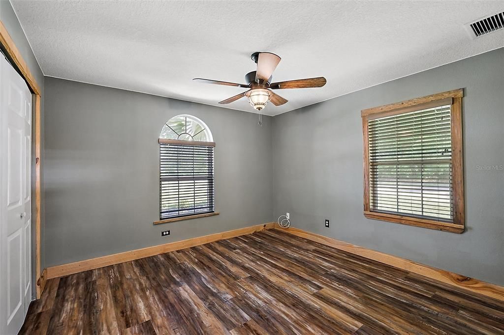 На продажу: $679,000 (3 спален, 2 ванн, 1588 Квадратных фут)