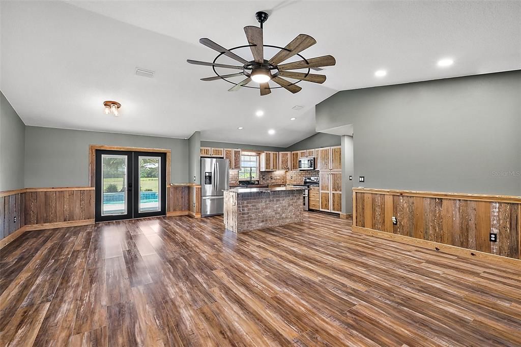 На продажу: $679,000 (3 спален, 2 ванн, 1588 Квадратных фут)