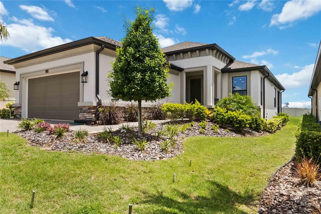 Recently Sold: $395,000 (2 beds, 2 baths, 1610 Square Feet)