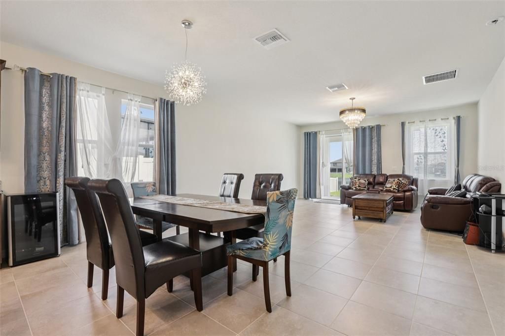 待售: $364,900 (4 贝兹, 2 浴室, 1832 平方英尺)