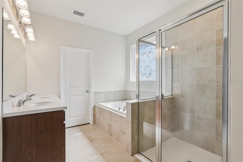 待售: $364,900 (4 贝兹, 2 浴室, 1832 平方英尺)