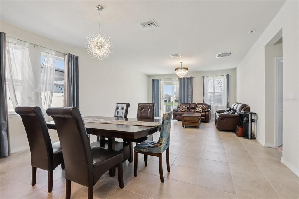 待售: $364,900 (4 贝兹, 2 浴室, 1832 平方英尺)