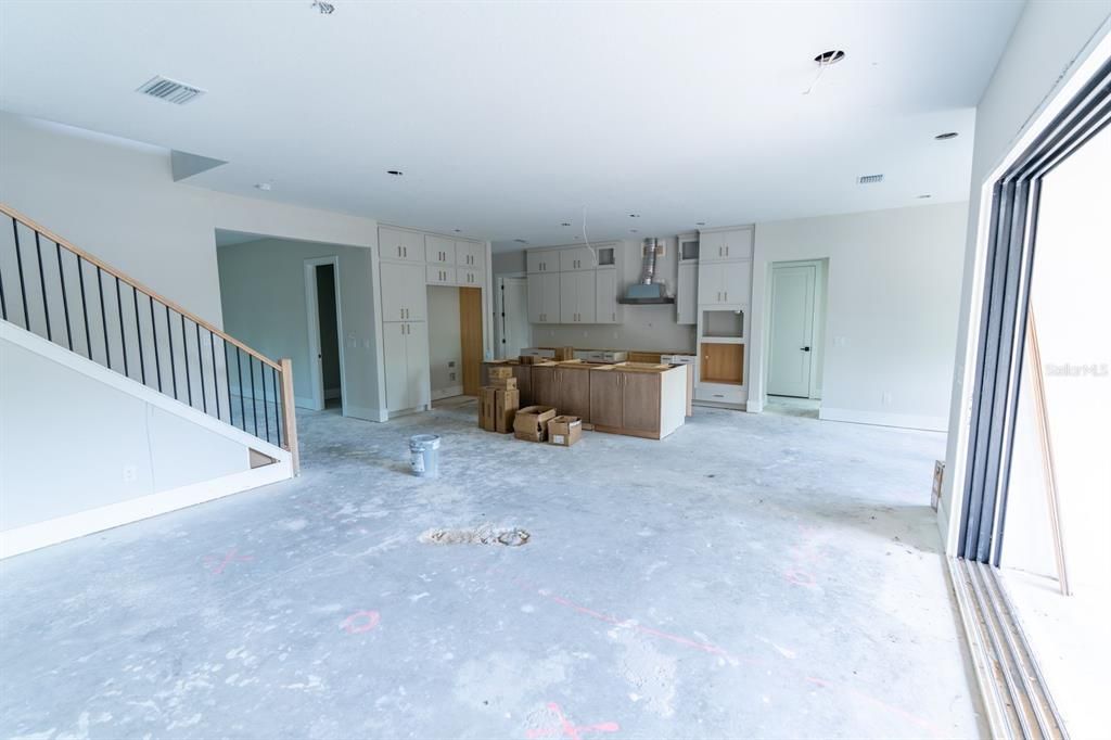 合同活跃: $2,650,000 (5 贝兹, 4 浴室, 5072 平方英尺)