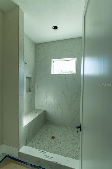 合同活跃: $2,650,000 (5 贝兹, 4 浴室, 5072 平方英尺)