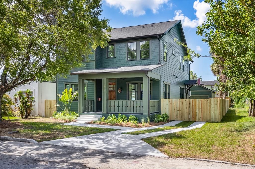 Recently Sold: $964,000 (4 beds, 3 baths, 2688 Square Feet)