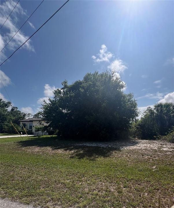 待售: $44,900 (0.19 acres)