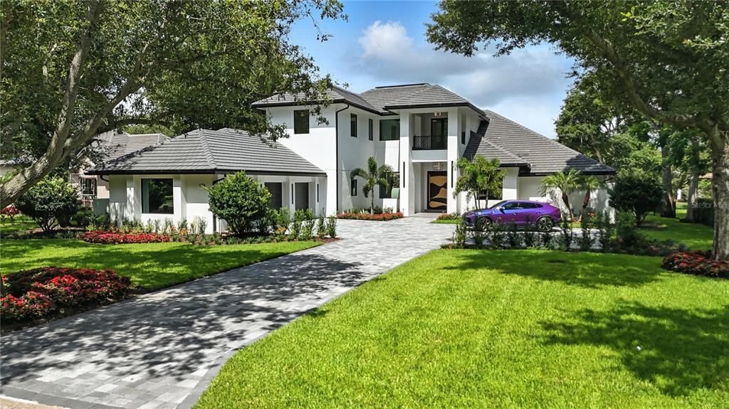 For Sale: $7,995,000 (5 beds, 6 baths, 6937 Square Feet)