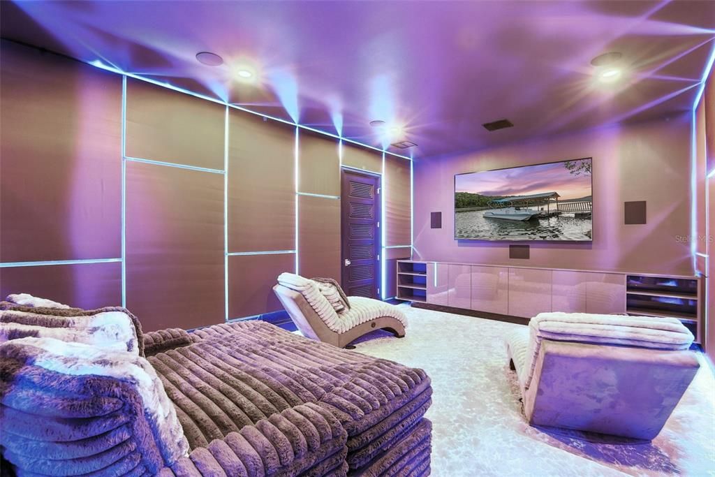 For Sale: $7,995,000 (5 beds, 6 baths, 6937 Square Feet)