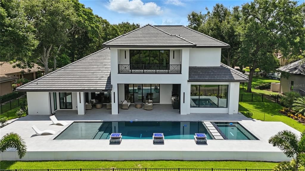 For Sale: $7,995,000 (5 beds, 6 baths, 6937 Square Feet)