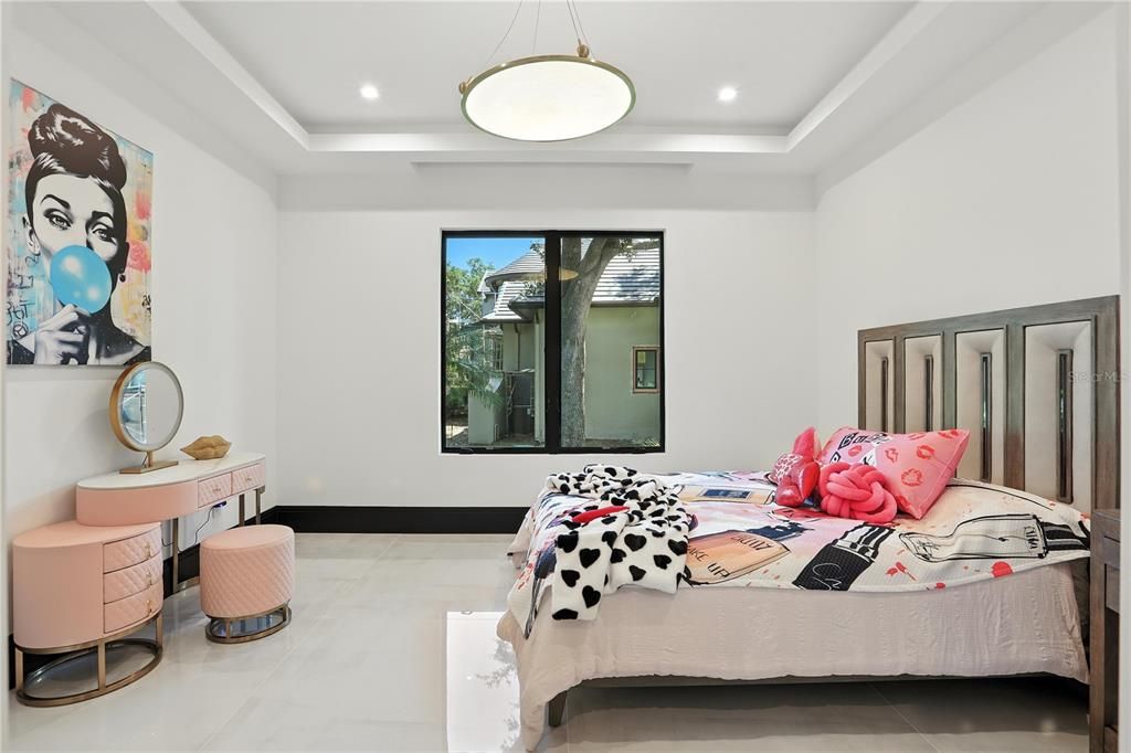 For Sale: $7,995,000 (5 beds, 6 baths, 6937 Square Feet)