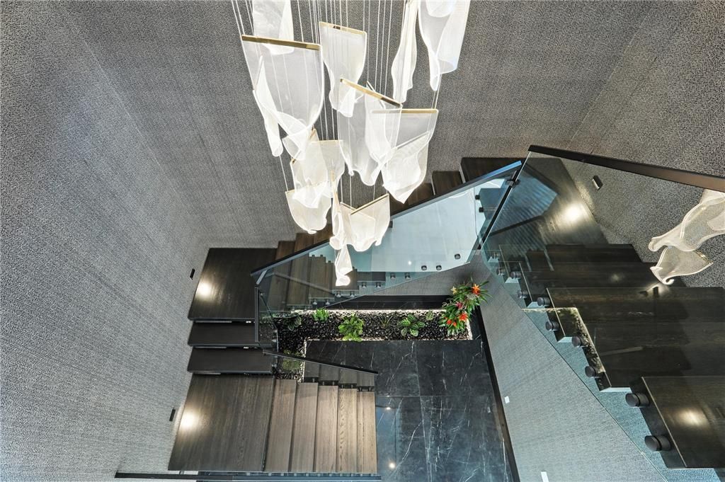 For Sale: $7,995,000 (5 beds, 6 baths, 6937 Square Feet)