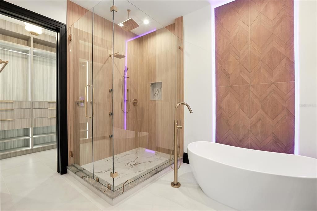 For Sale: $7,995,000 (5 beds, 6 baths, 6937 Square Feet)