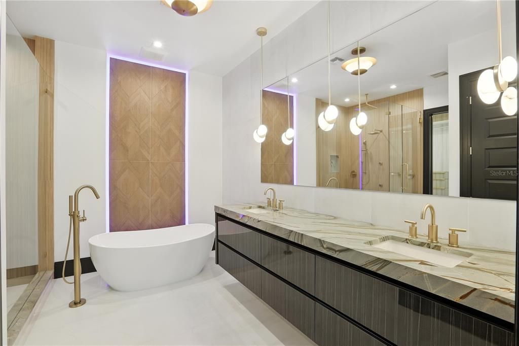 For Sale: $7,995,000 (5 beds, 6 baths, 6937 Square Feet)