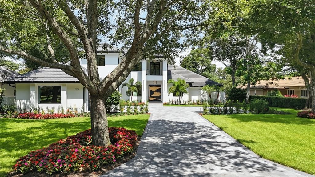 For Sale: $7,995,000 (5 beds, 6 baths, 6937 Square Feet)