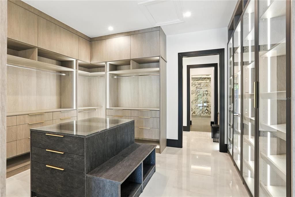 For Sale: $7,995,000 (5 beds, 6 baths, 6937 Square Feet)