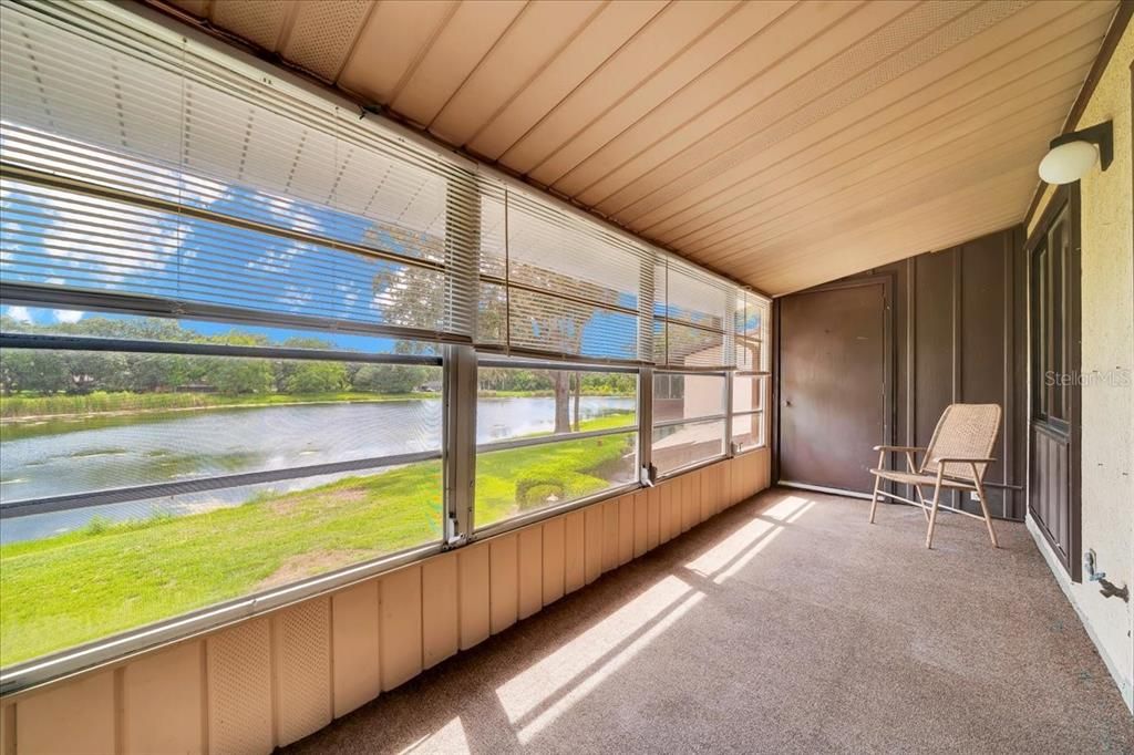 合同活跃: $79,000 (1 贝兹, 1 浴室, 822 平方英尺)