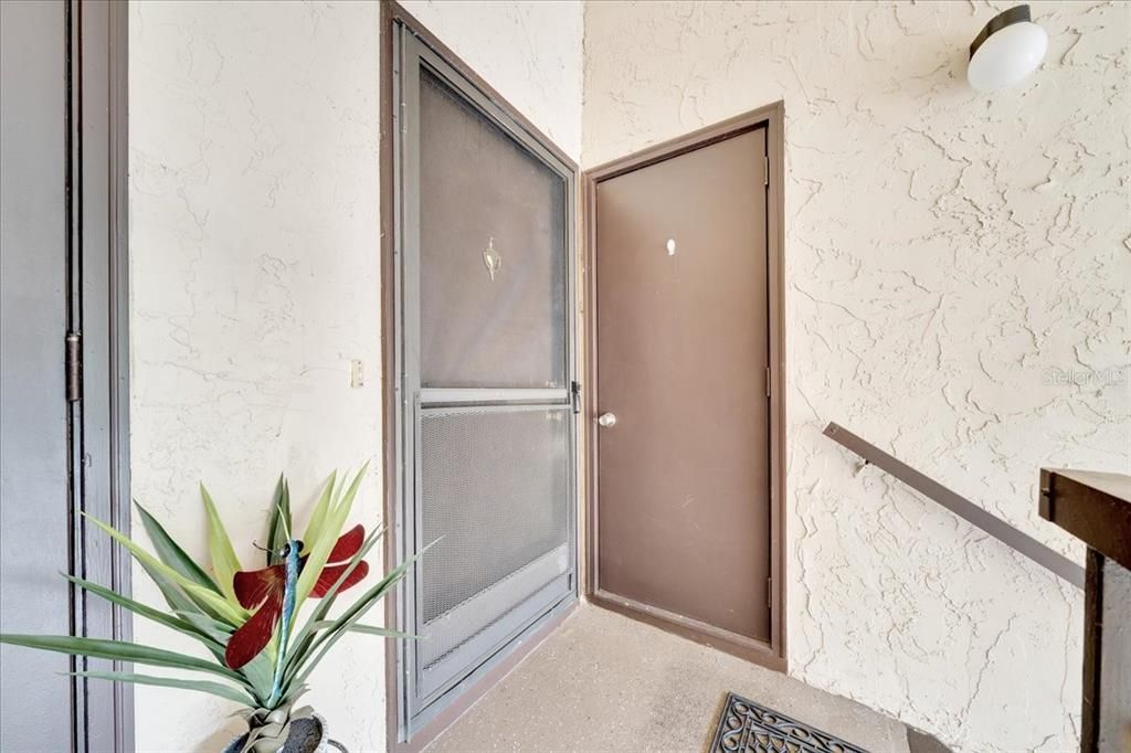 合同活跃: $79,000 (1 贝兹, 1 浴室, 822 平方英尺)