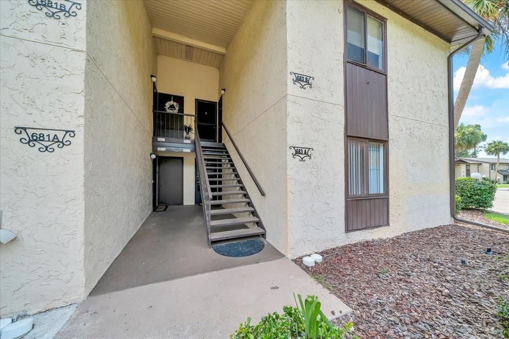 合同活跃: $79,000 (1 贝兹, 1 浴室, 822 平方英尺)