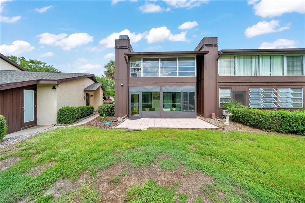 合同活跃: $79,000 (1 贝兹, 1 浴室, 822 平方英尺)