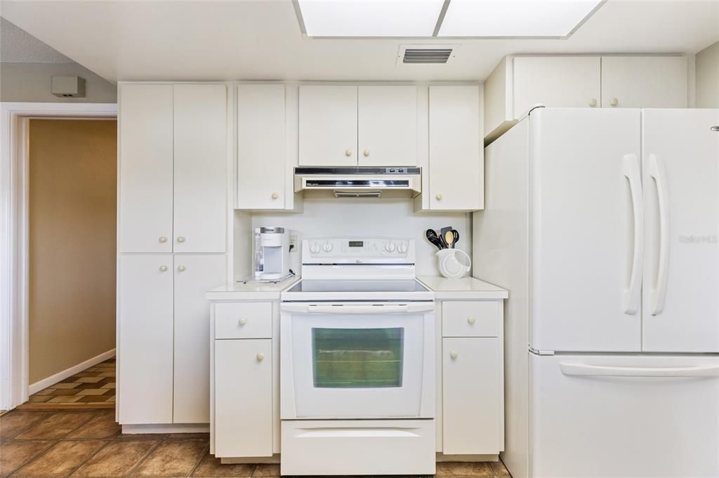 For Sale: $585,000 (2 beds, 2 baths, 1631 Square Feet)