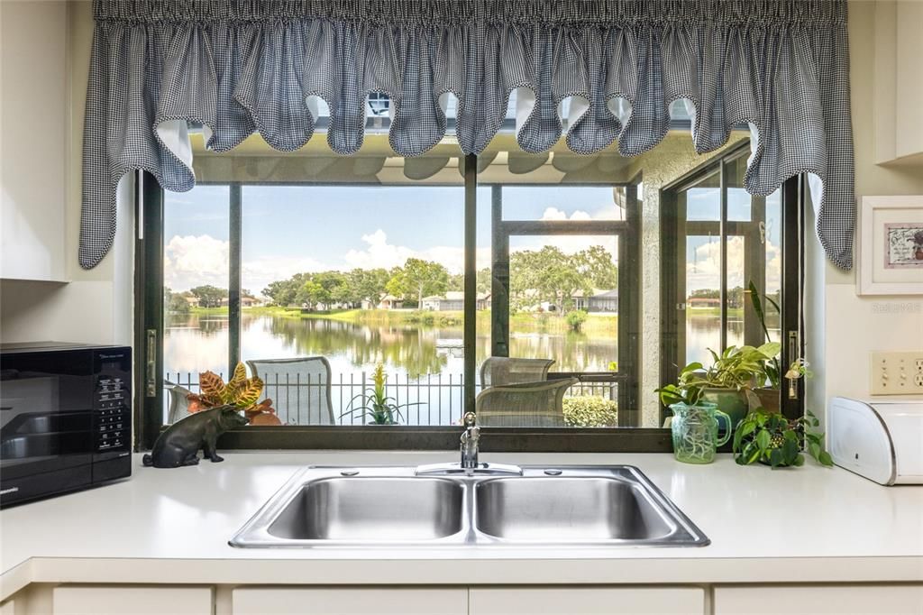 For Sale: $585,000 (2 beds, 2 baths, 1631 Square Feet)