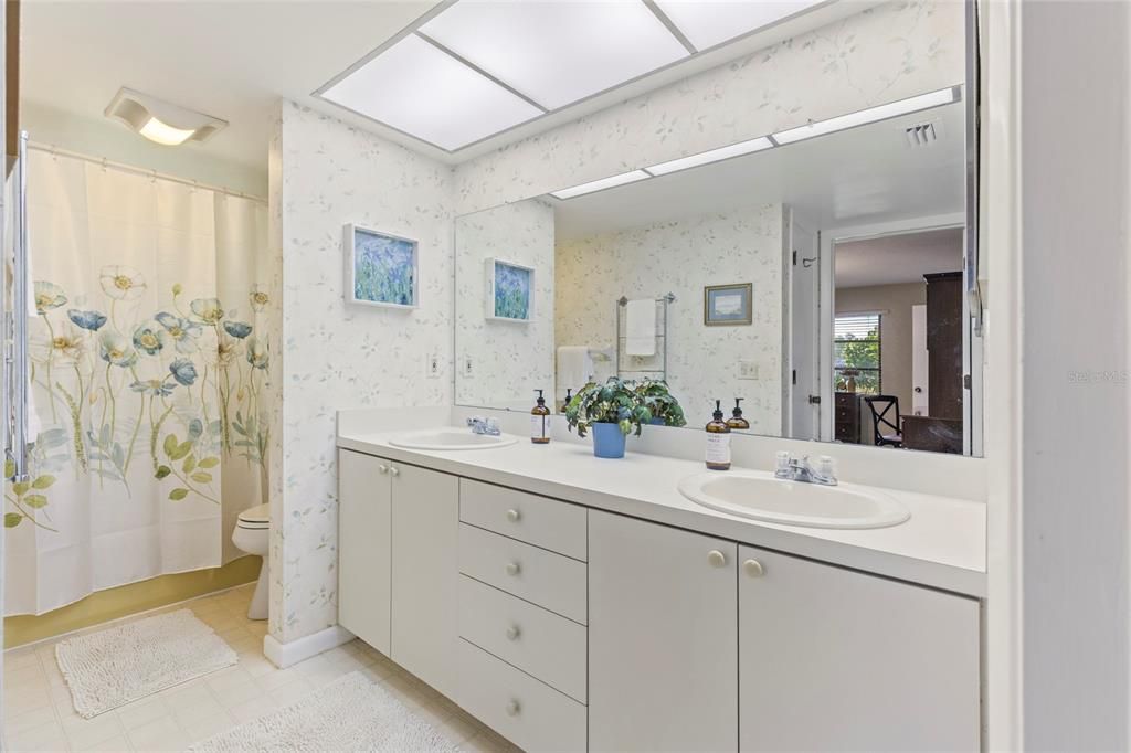 For Sale: $585,000 (2 beds, 2 baths, 1631 Square Feet)