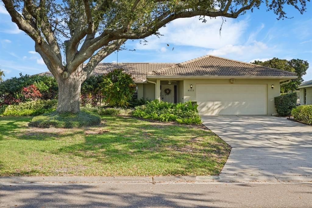 For Sale: $585,000 (2 beds, 2 baths, 1631 Square Feet)