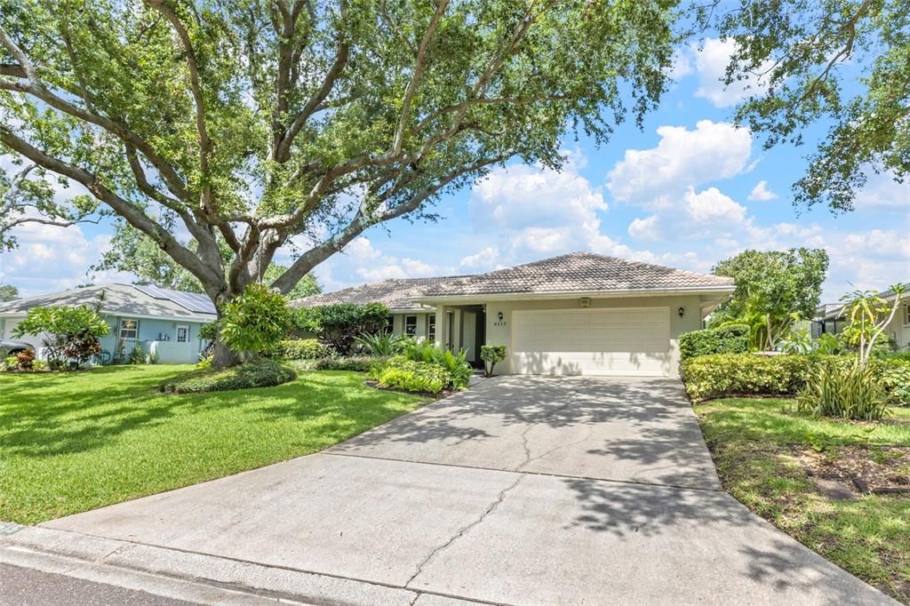 For Sale: $585,000 (2 beds, 2 baths, 1631 Square Feet)