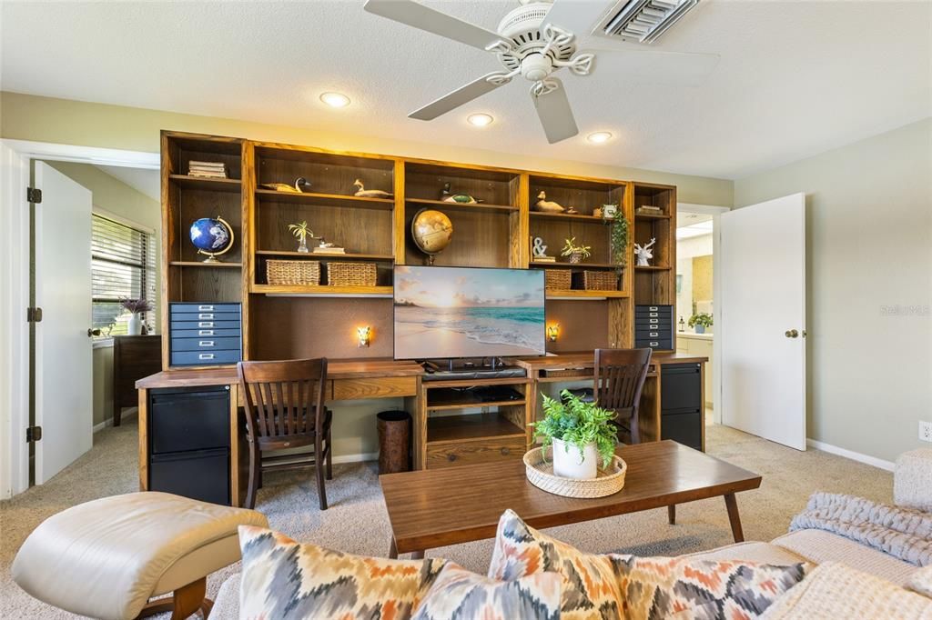 For Sale: $585,000 (2 beds, 2 baths, 1631 Square Feet)