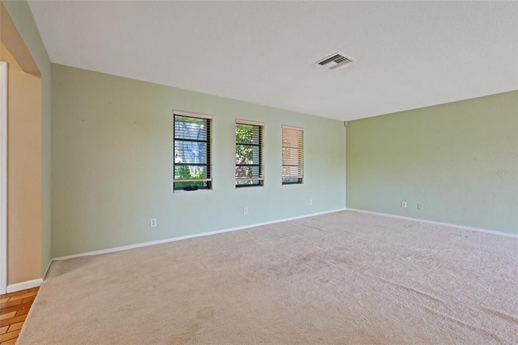 For Sale: $585,000 (2 beds, 2 baths, 1631 Square Feet)