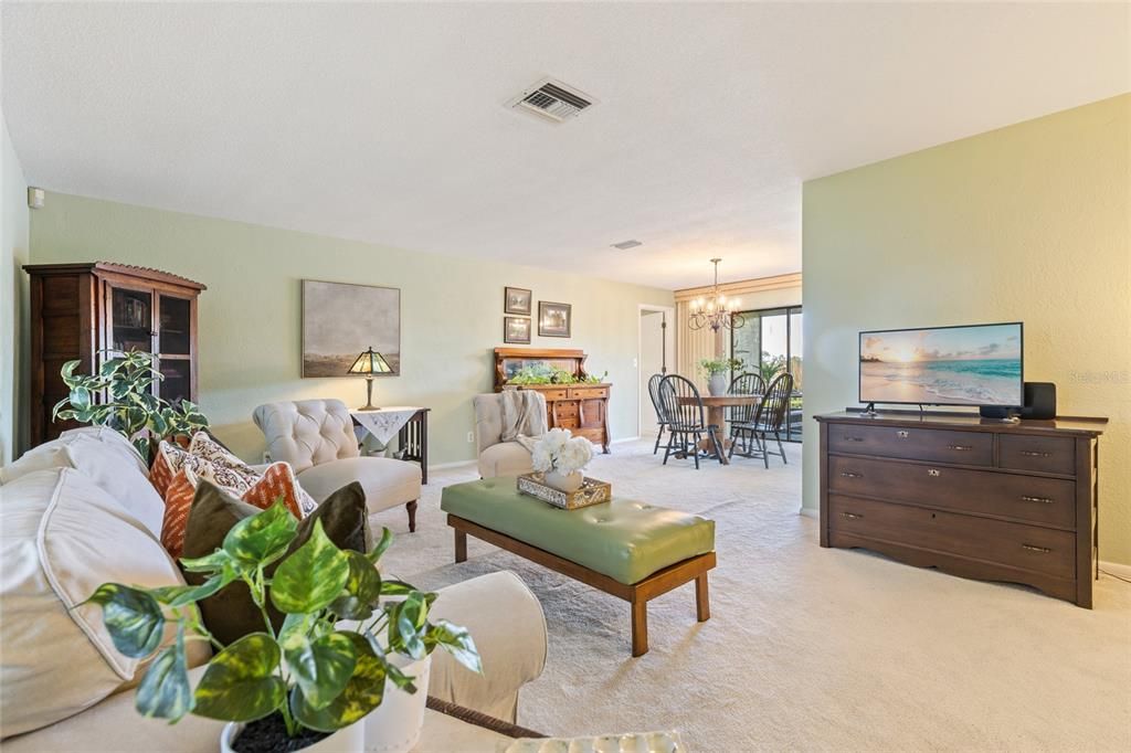 For Sale: $585,000 (2 beds, 2 baths, 1631 Square Feet)