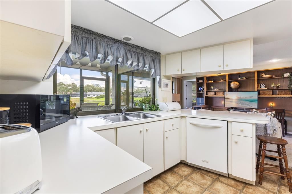 For Sale: $585,000 (2 beds, 2 baths, 1631 Square Feet)