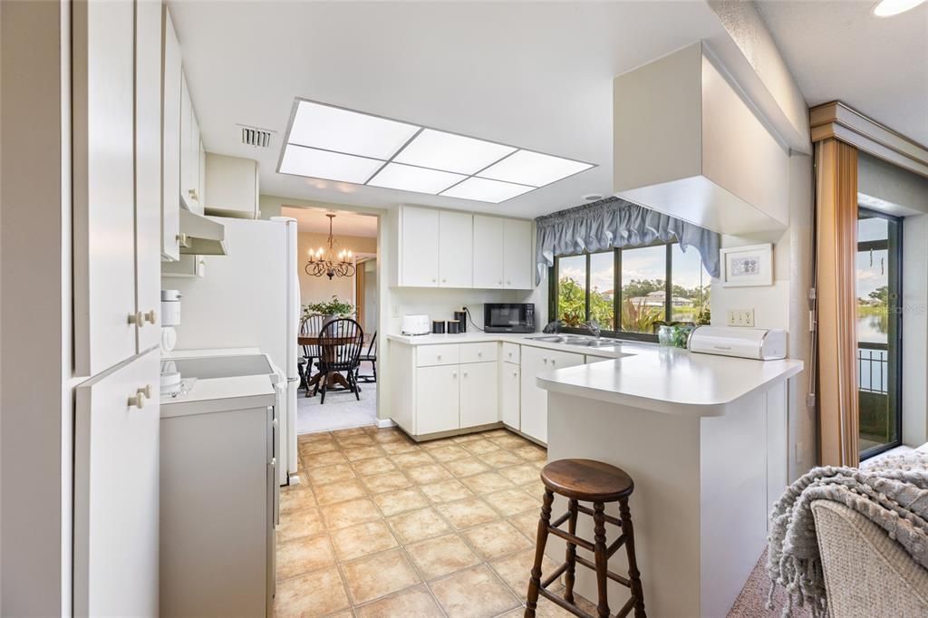 For Sale: $585,000 (2 beds, 2 baths, 1631 Square Feet)