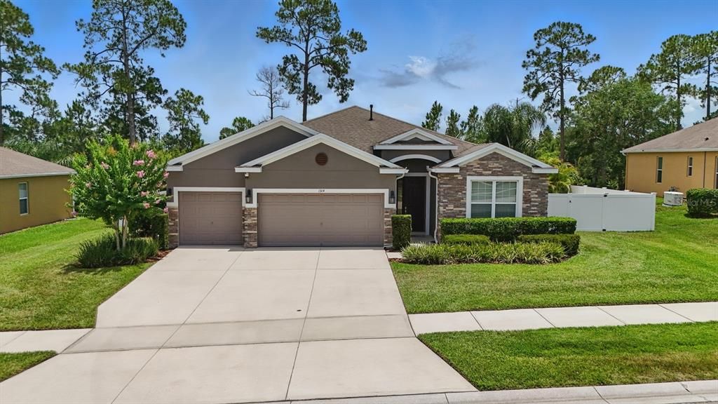 Recently Sold: $434,000 (4 beds, 3 baths, 2366 Square Feet)