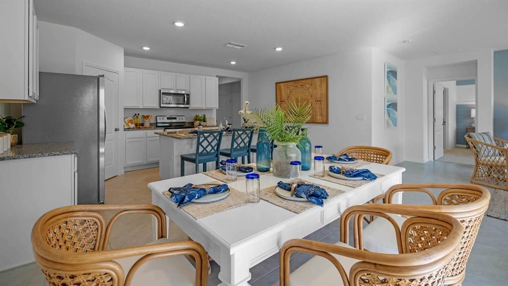 Activo con contrato: $321,990 (4 camas, 2 baños, 1828 Pies cuadrados)