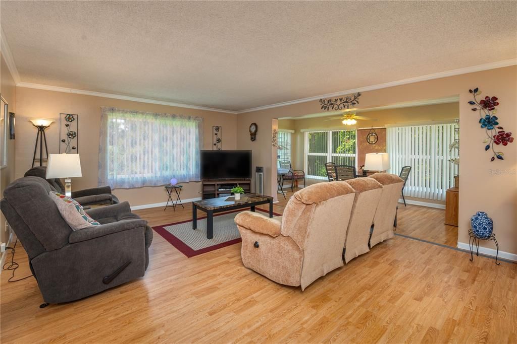 待售: $118,000 (3 贝兹, 2 浴室, 1666 平方英尺)