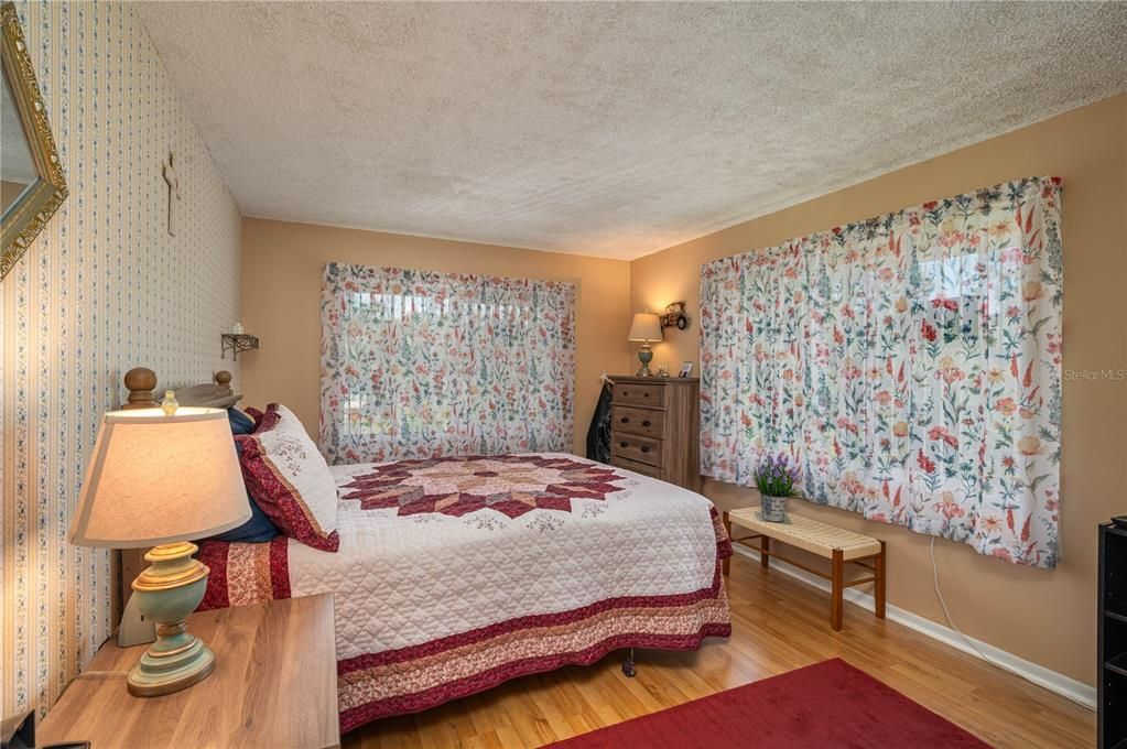 待售: $118,000 (3 贝兹, 2 浴室, 1666 平方英尺)