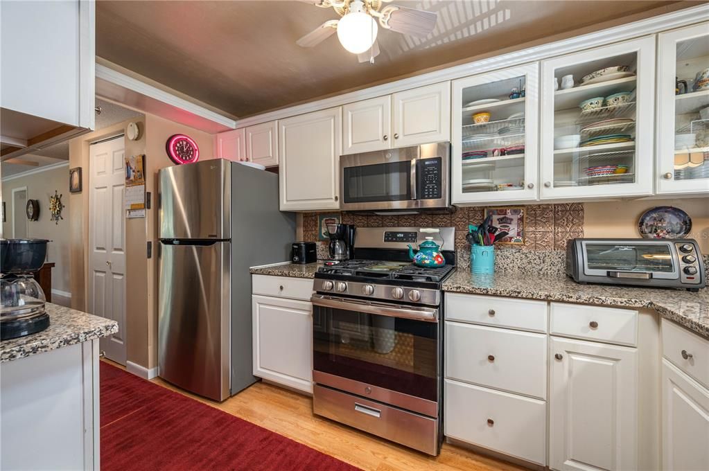 待售: $118,000 (3 贝兹, 2 浴室, 1666 平方英尺)