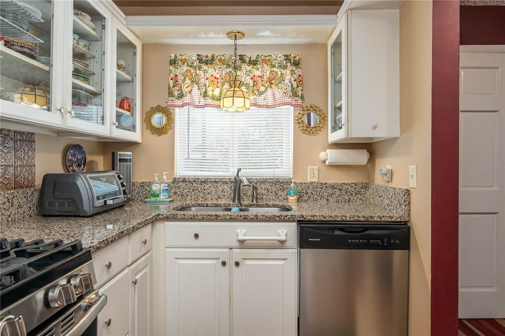 待售: $118,000 (3 贝兹, 2 浴室, 1666 平方英尺)