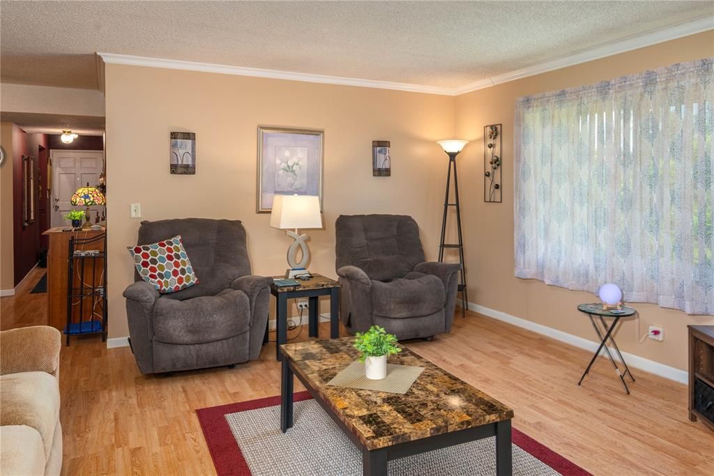 待售: $118,000 (3 贝兹, 2 浴室, 1666 平方英尺)