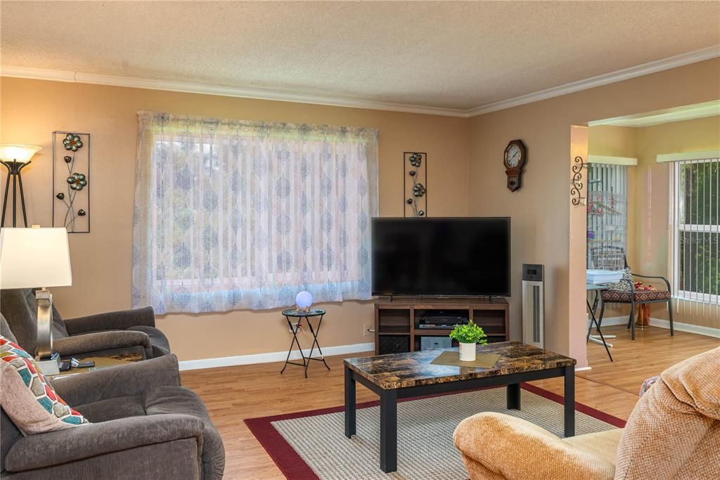 待售: $118,000 (3 贝兹, 2 浴室, 1666 平方英尺)