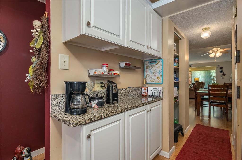 待售: $118,000 (3 贝兹, 2 浴室, 1666 平方英尺)