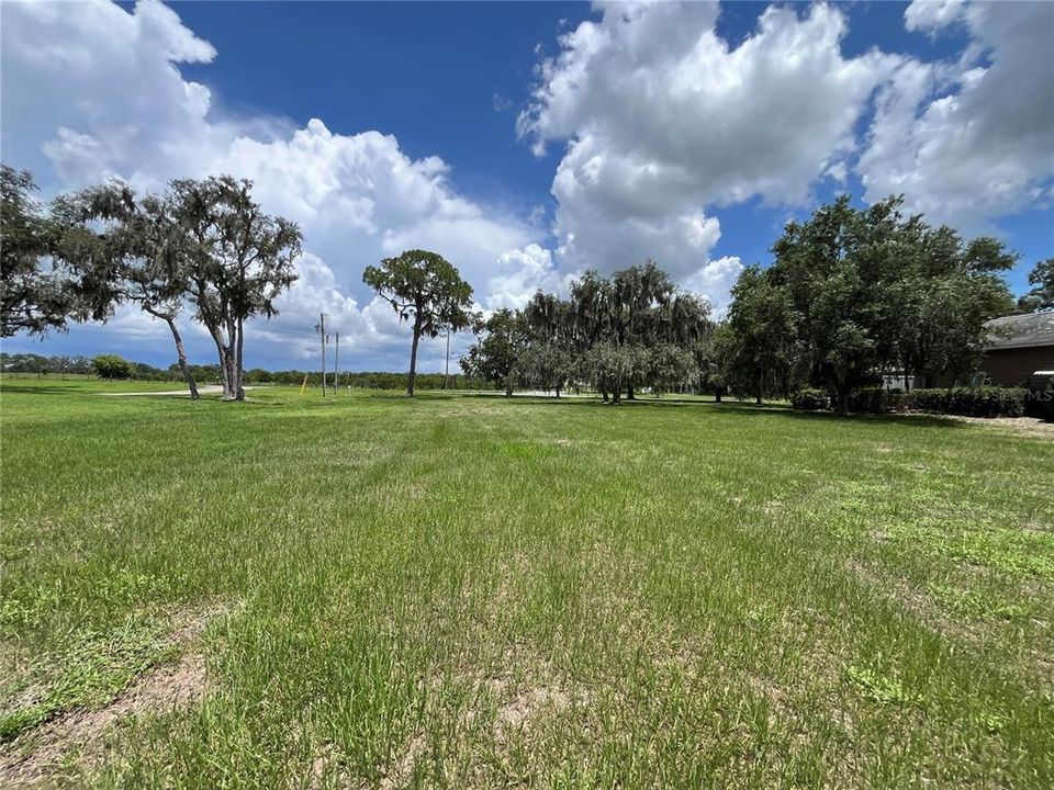 En Venta: $185,000 (0.74 acres)