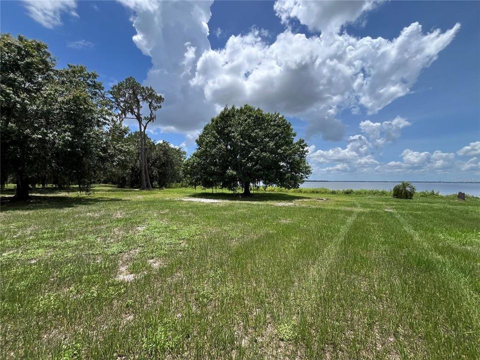 En Venta: $185,000 (0.74 acres)