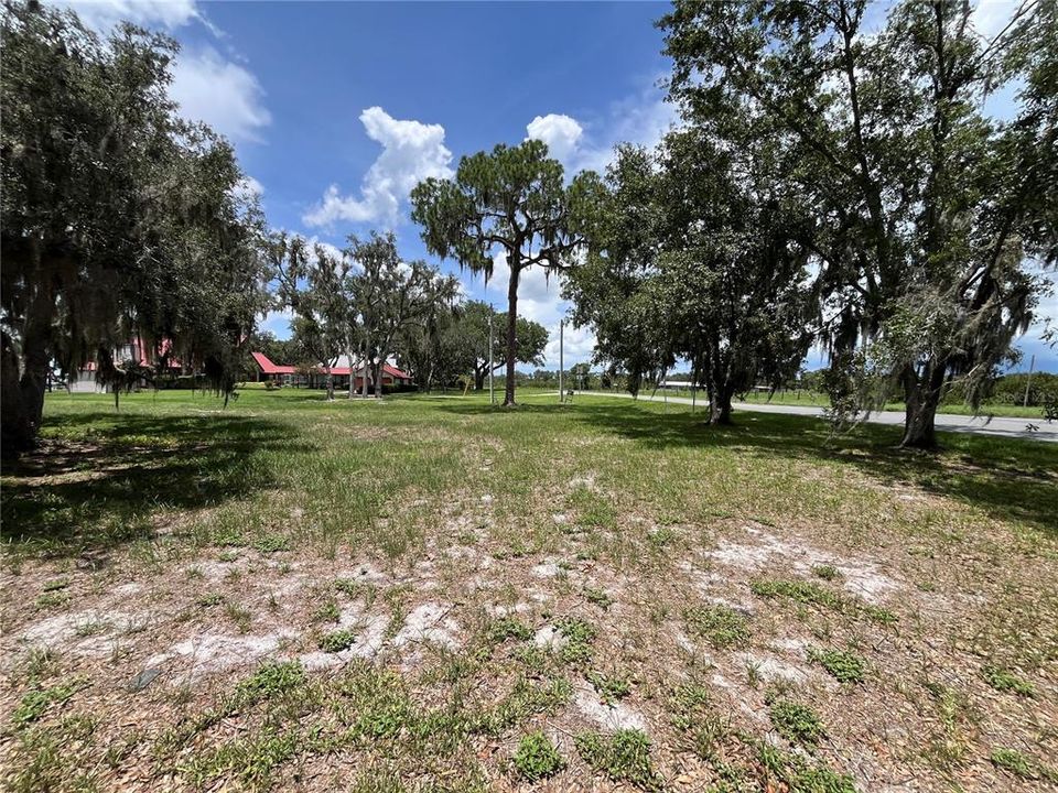 En Venta: $185,000 (0.74 acres)