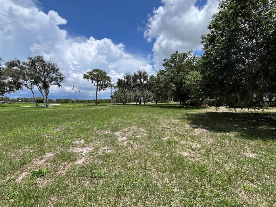 En Venta: $185,000 (0.74 acres)