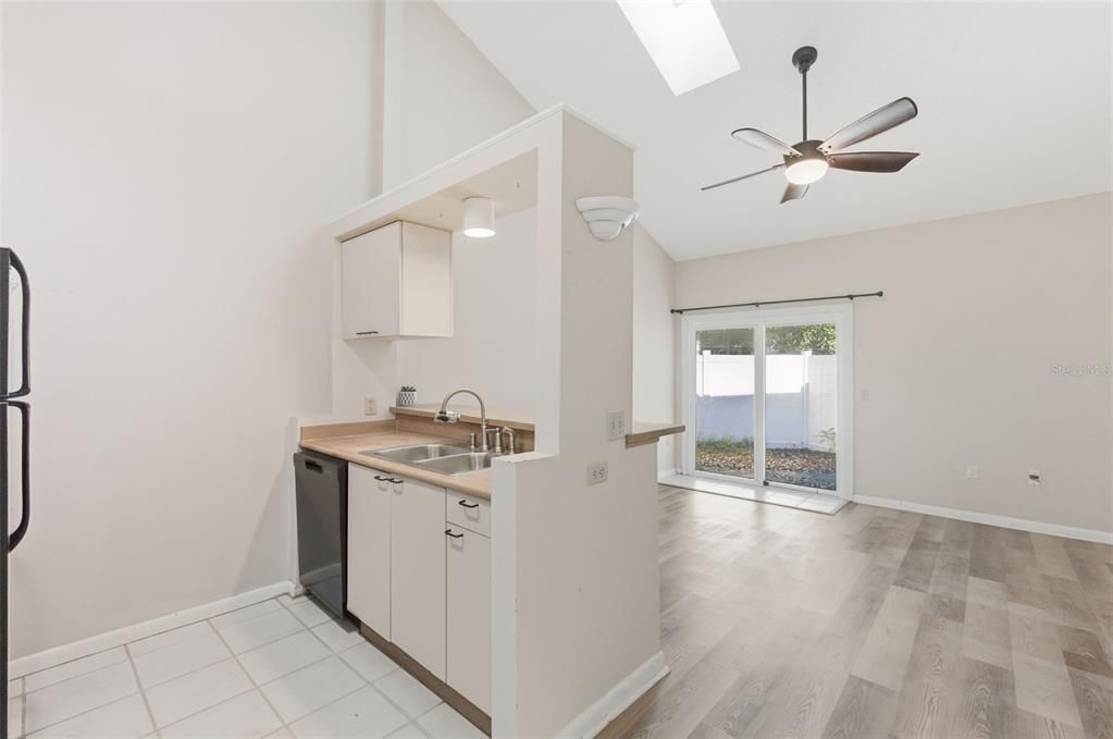 En Venta: $143,000 (2 camas, 1 baños, 722 Pies cuadrados)